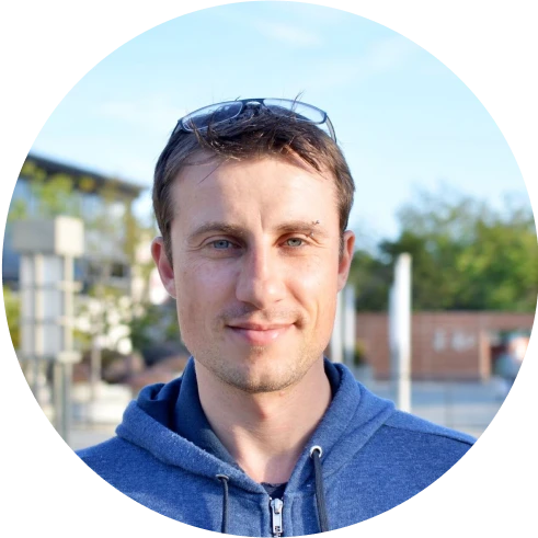 Yan M. - Entrepreneur